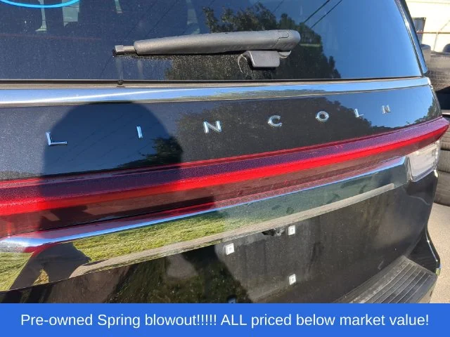 Used 2023 Black Lincoln Reserve image 13