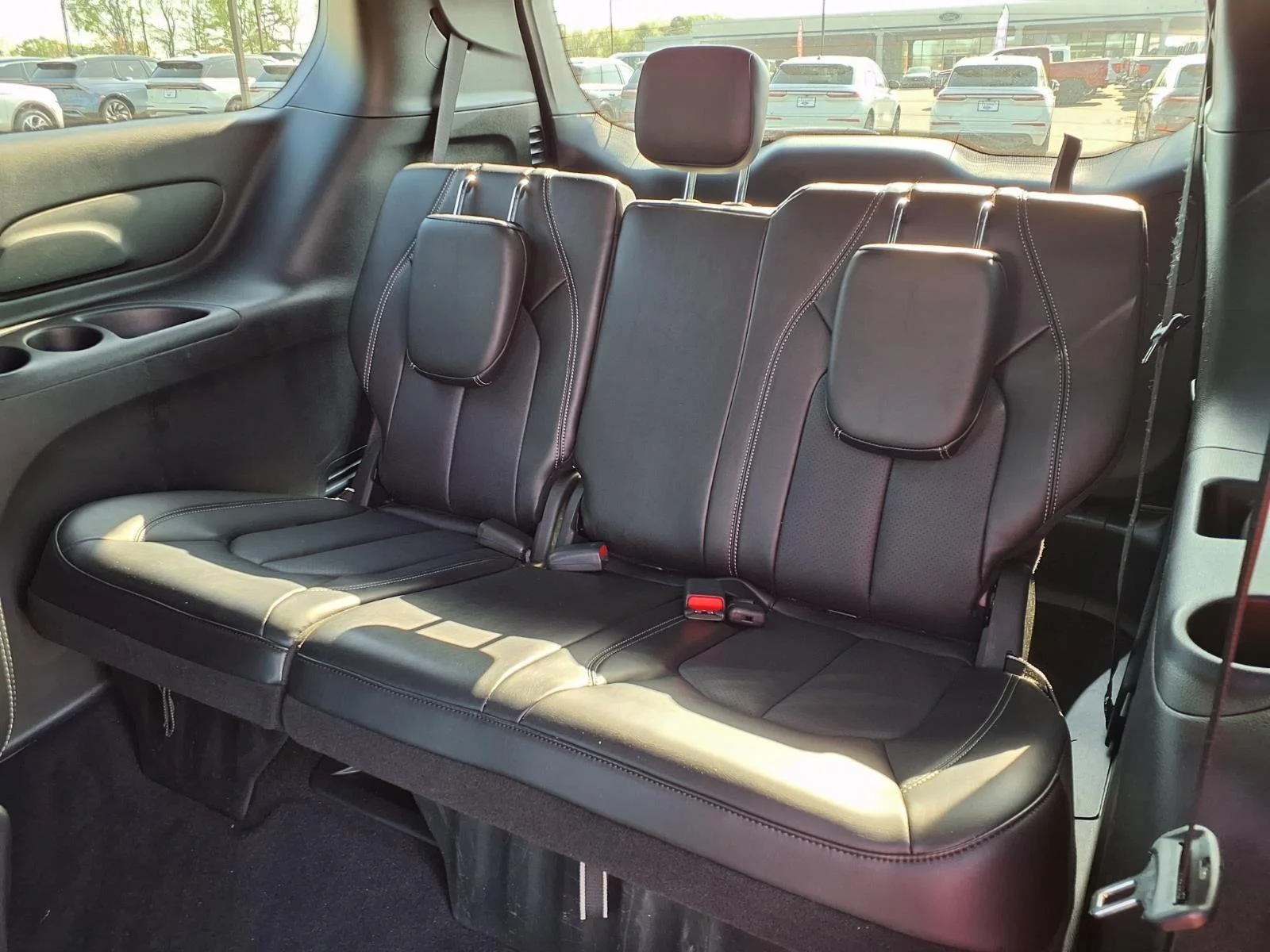 Used 2025 Diamond Black Crystal Pearlcoat Chrysler Select image 20