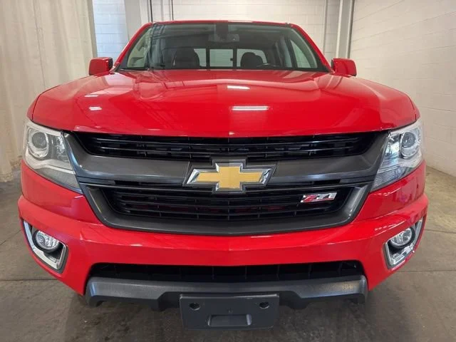 Used 2016 RED HOT Chevrolet 4WD Z71 image 2