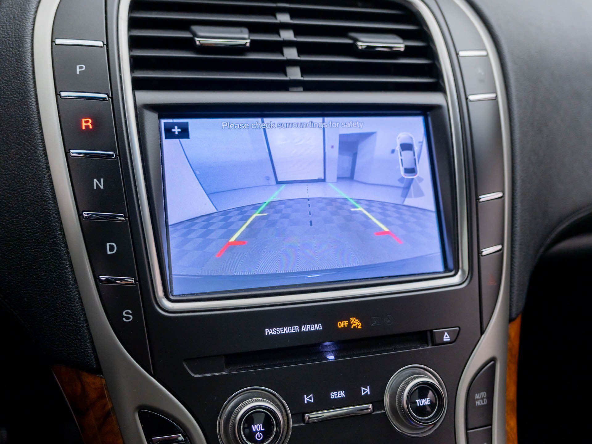 Used 2019 Black Lincoln Select image 28