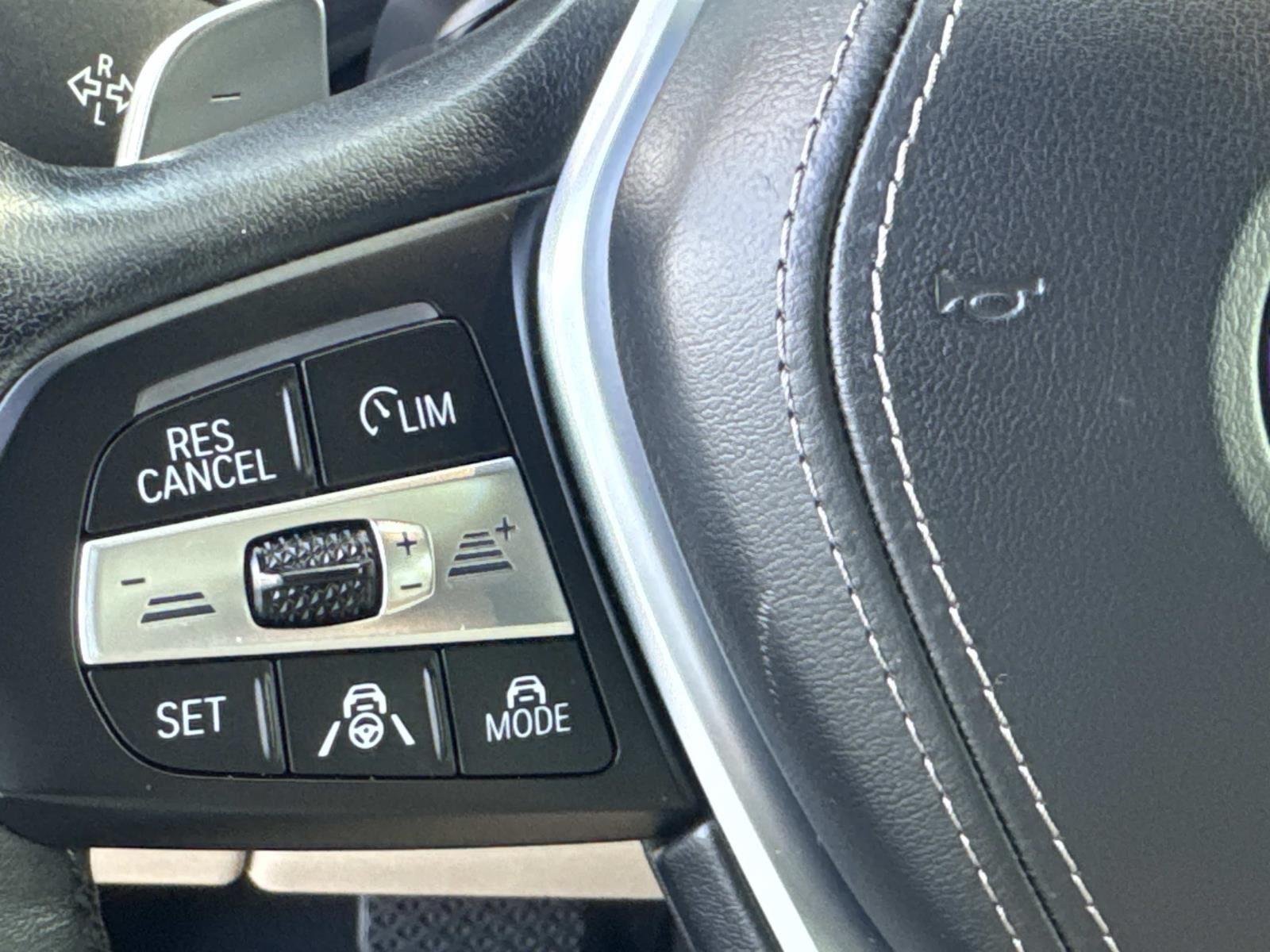 Used 2022 Mineral White Metallic BMW xDrive40i image 21