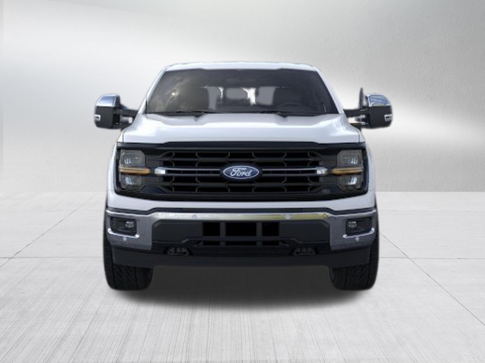 New 2026 Oxford White Ford XLT image 2