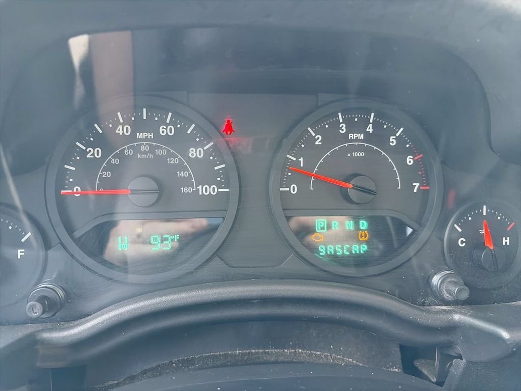 Used 2008 Silver Jeep Unlimited X image 21