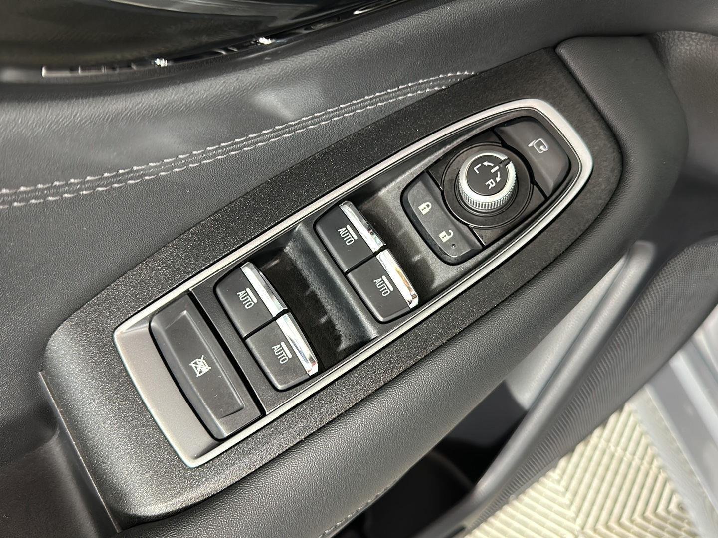 Used 2024 Ice Silver Metallic Subaru Touring XT image 9