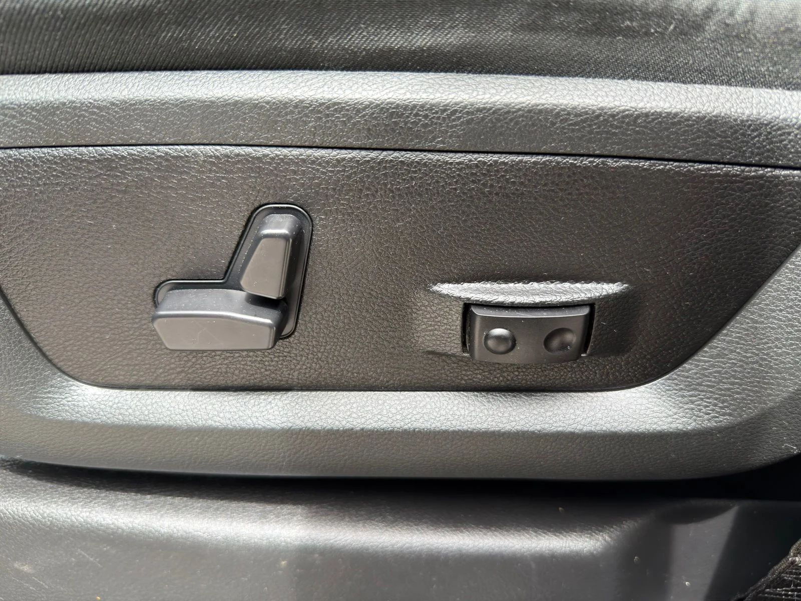 Used 2024 Silver Ram Laramie image 18