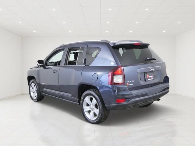 Used 2015 Gray Jeep Altitude image 5