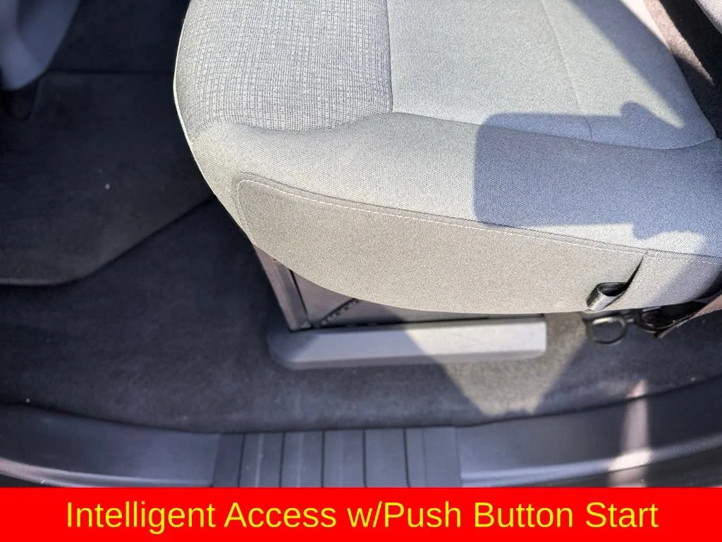 Used 2024 Gray Ford XLT image 18