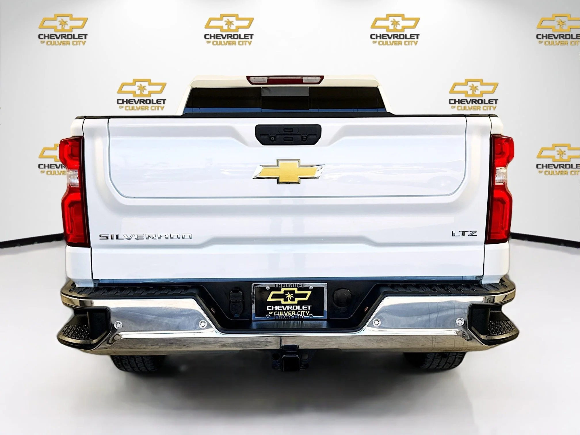 Used 2021 IRIDESCENT PEARL TRICOAT Chevrolet LTZ image 7