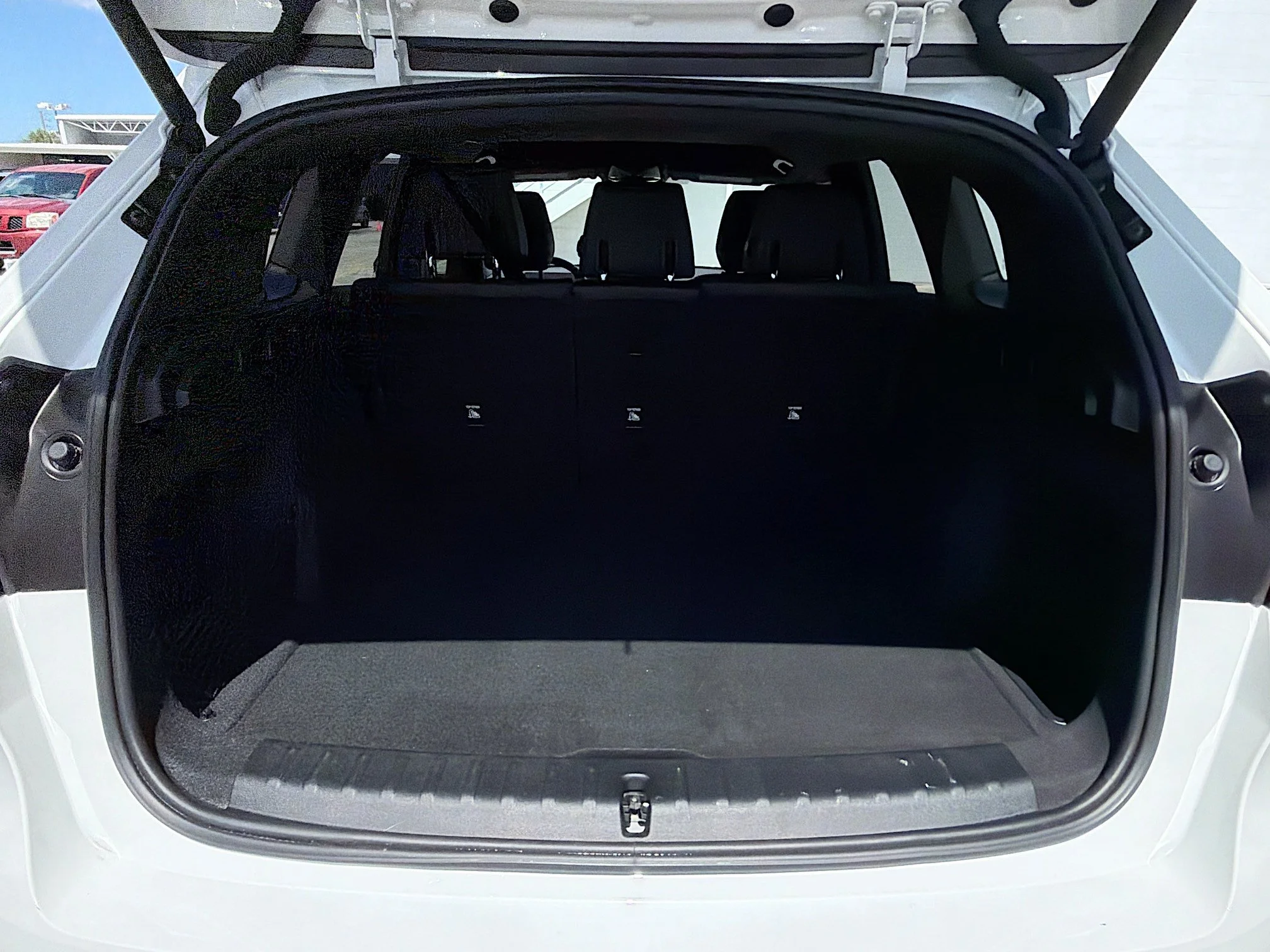 Used 2024 Alpine White BMW xDrive28i image 11
