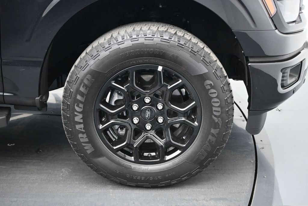 New 2026 Agate Black Metallic Ford XLT image 23