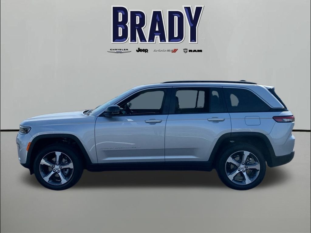 New 2026 Silver Zynith Exterior Paint Jeep Limited image 4