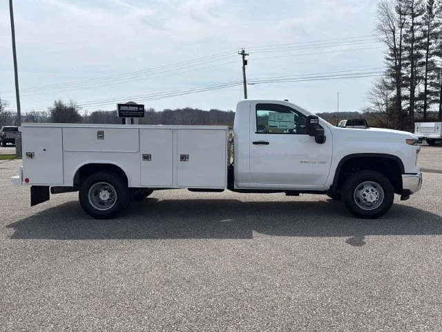 New 2026 Summit White Chevrolet Work Truck image 4