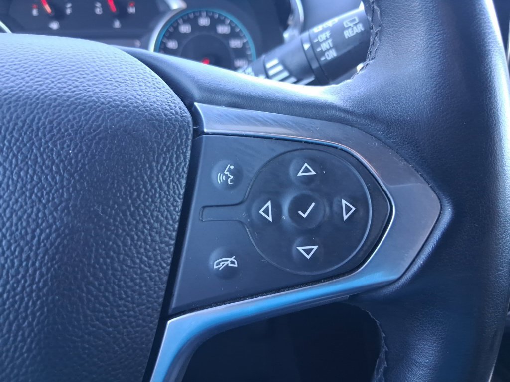 Used 2023 SUMMIT WHITE Chevrolet LT Cloth image 19