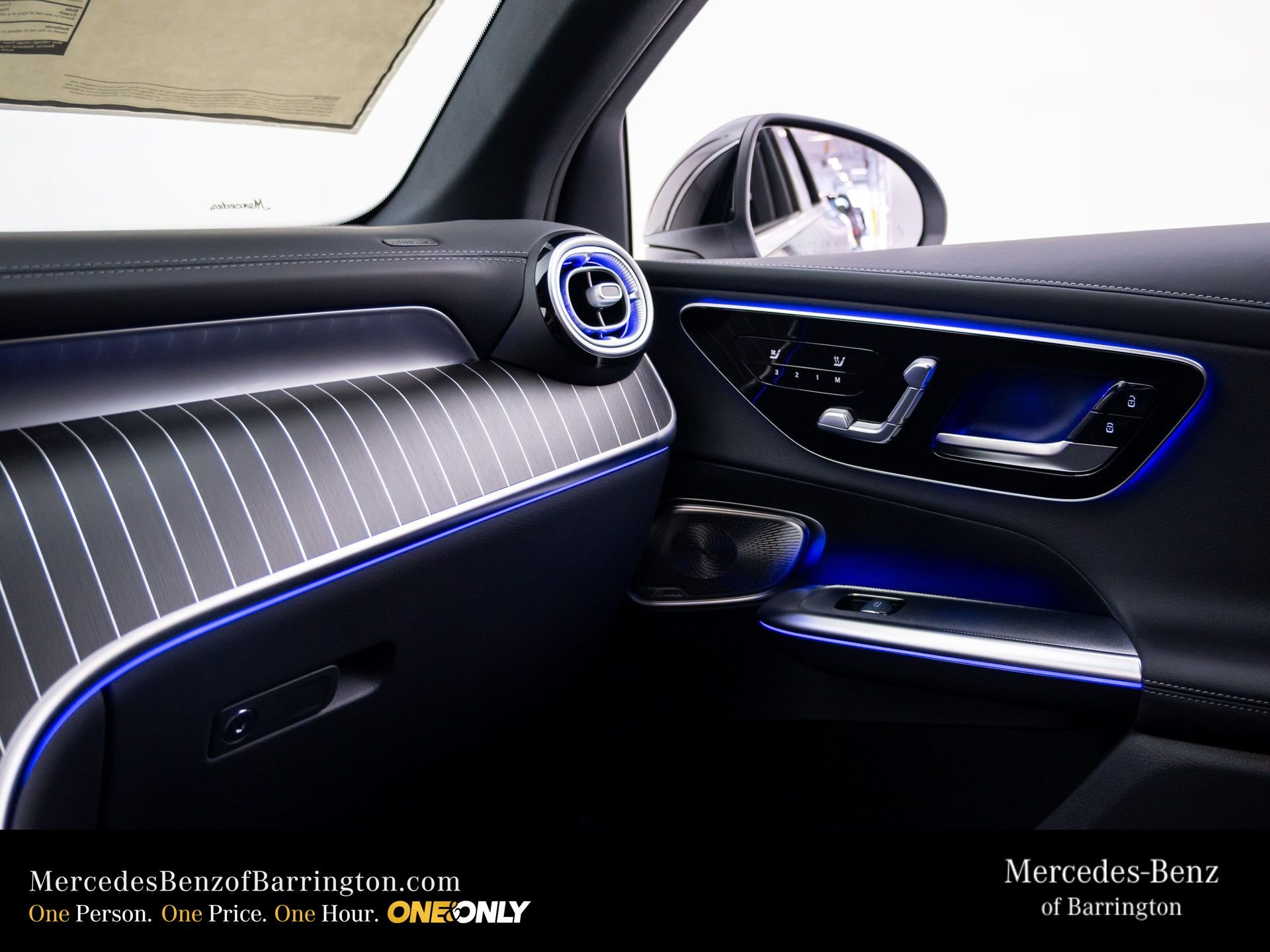 New 2026 Black Mercedes-Benz GLC 300 image 33