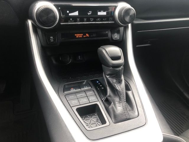Used 2022 Gray Toyota LE image 34