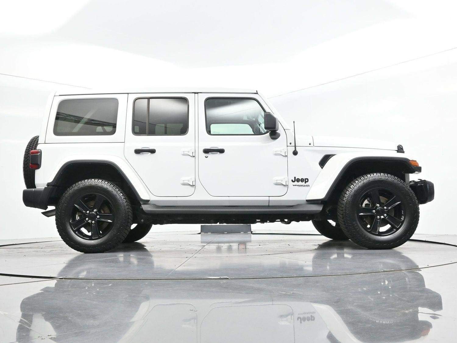 Used 2022 Bright White Clearcoat Jeep Unlimited Sahara Altitude image 51