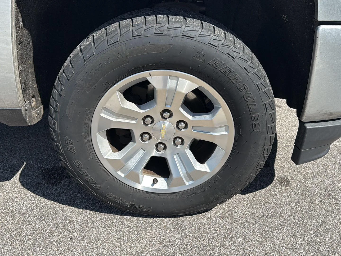 Used 2018 Silver Ice Metallic Chevrolet LT image 14