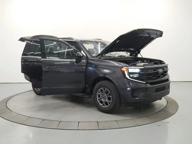 Used 2025 Gray Ford Active image 10