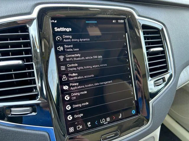 New 2025 White Volvo T8 Plus image 35