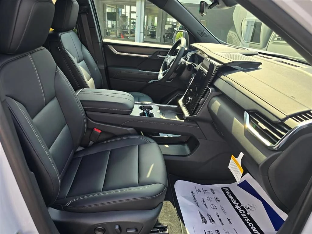 New 2026 Glacier White Tricoat GMC Elevation image 13