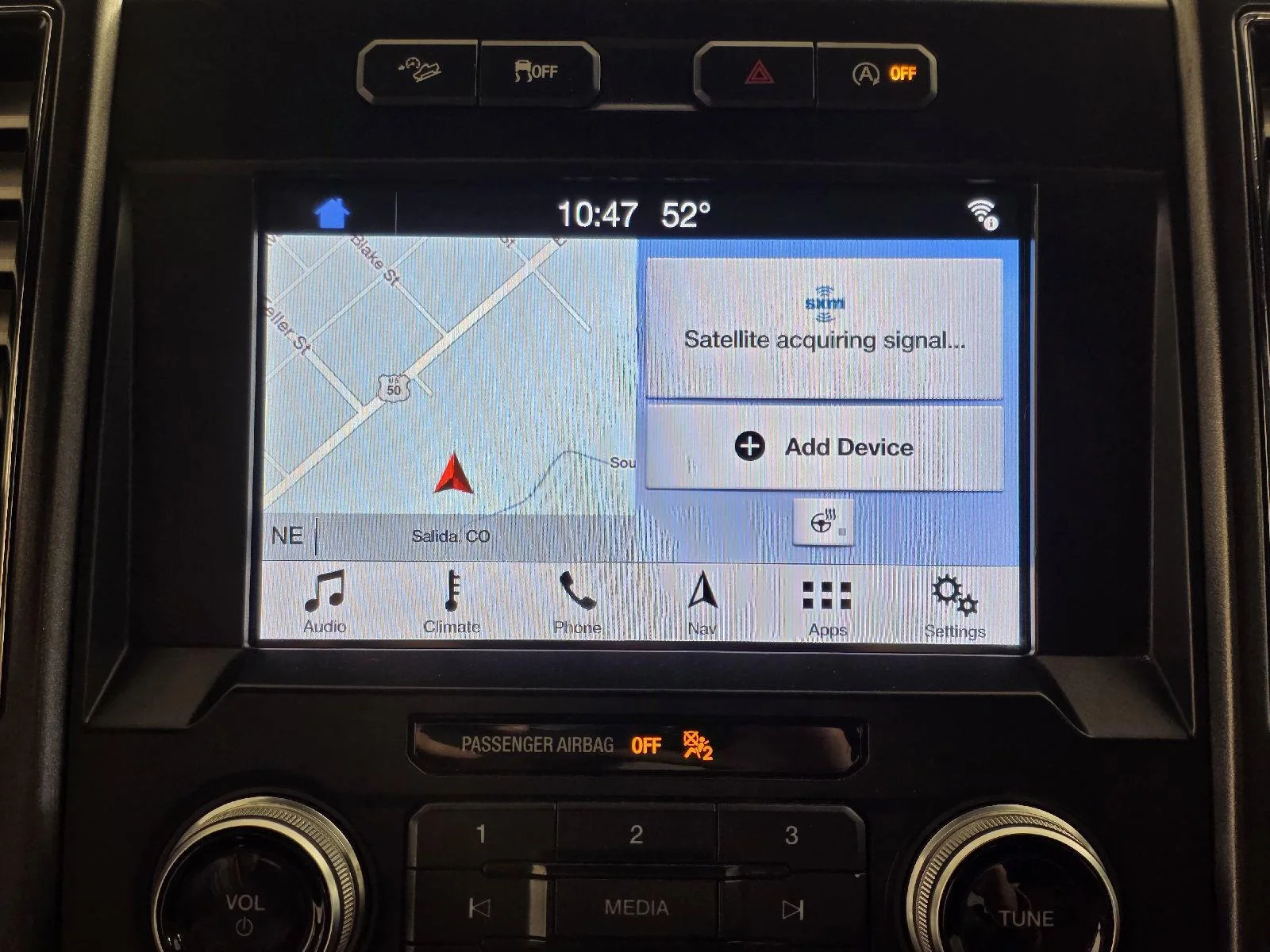 Used 2019 White Platinum Metallic Tri-Coat Ford Platinum image 37