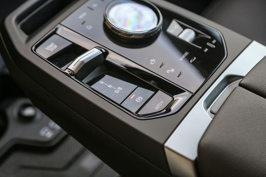 2025 BMW iX 50 - Photo 14