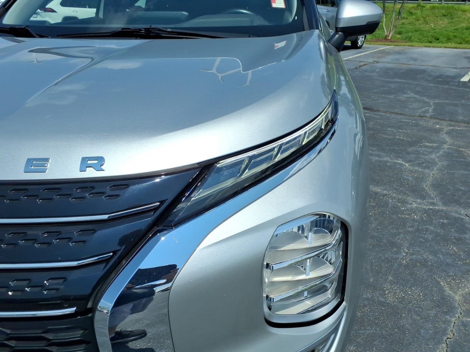 Used 2023 Alloy Silver Metallic Mitsubishi SE image 16