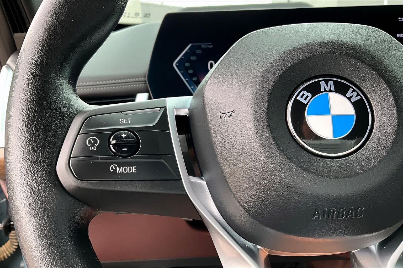 Used 2025 Green Metallic BMW xDrive28i image 24