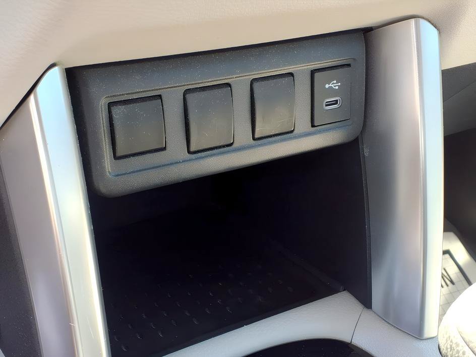 Used 2023 Sonic Silver Toyota L image 21