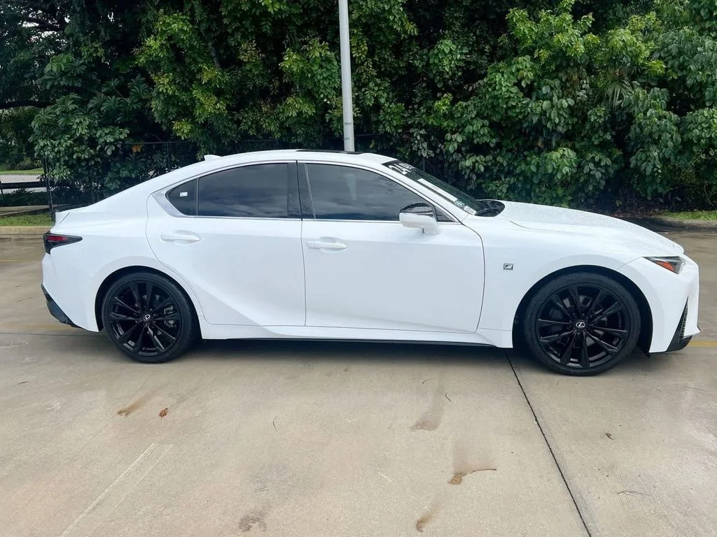 2024 Lexus IS 350 F SPORT - Photo 8