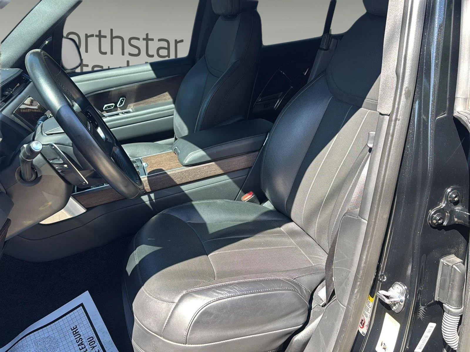 Used 2023 Santorini Black Metallic Land Rover SE image 15