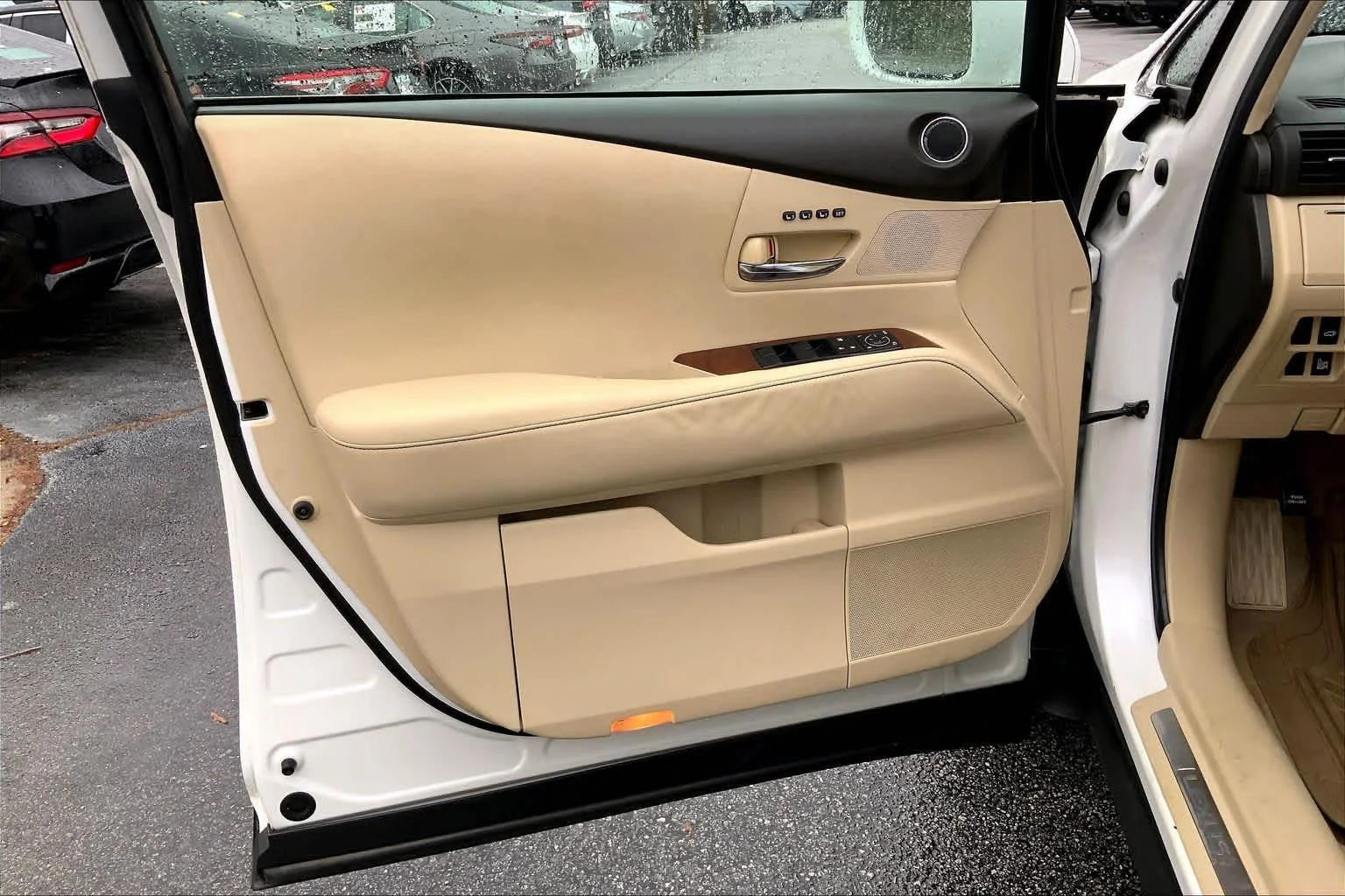 Used 2015 Starfire Pearl Lexus  image 21