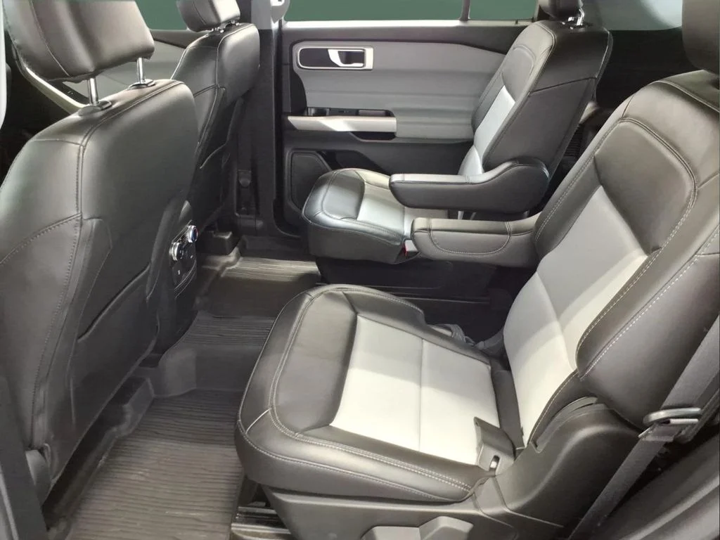 Used 2023 Black Metallic Ford XLT image 10