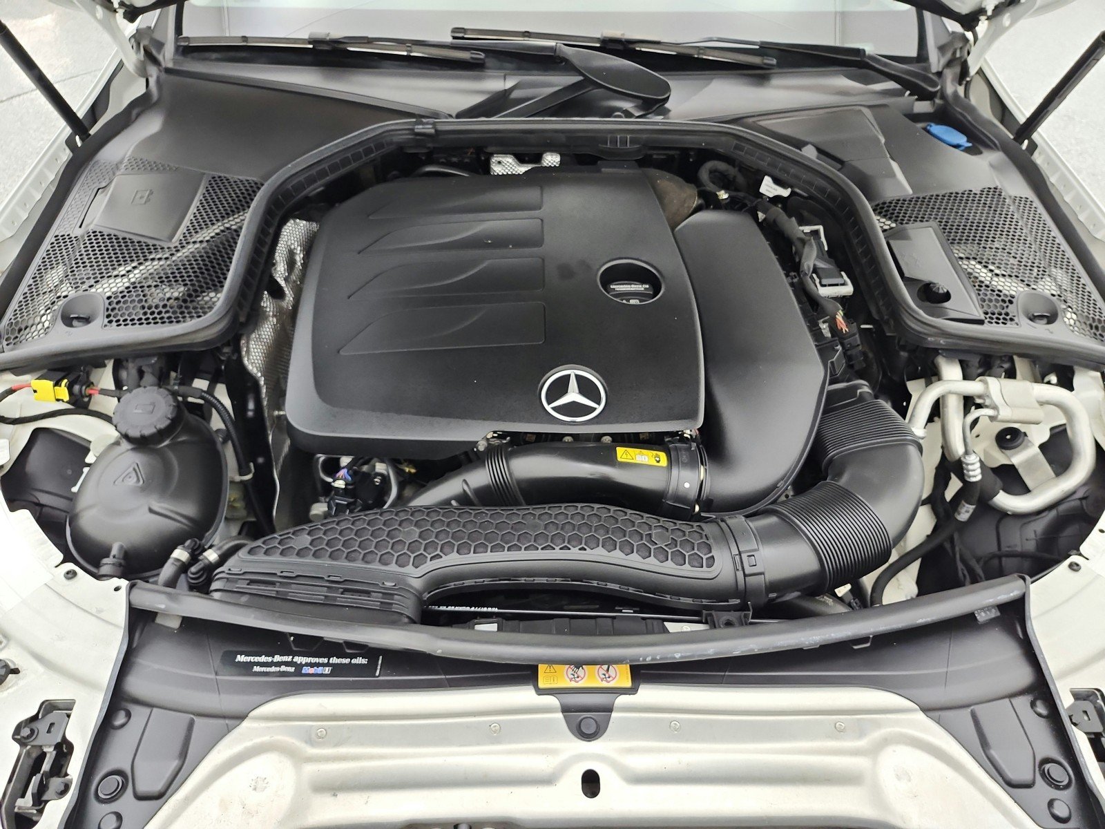 Used 2019 Polar White Mercedes-Benz C 300 Sedan image 16