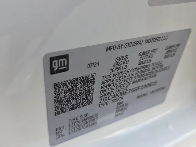 Used 2025 White Chevrolet Custom image 6