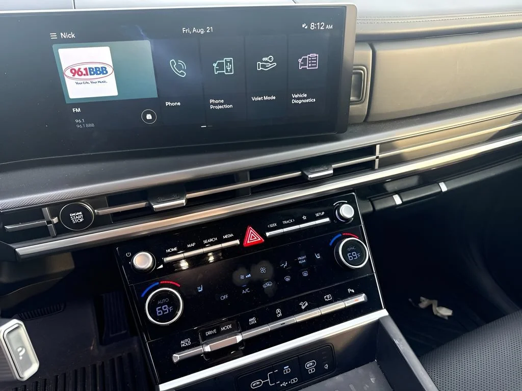 Used 2024  Hyundai SEL image 12