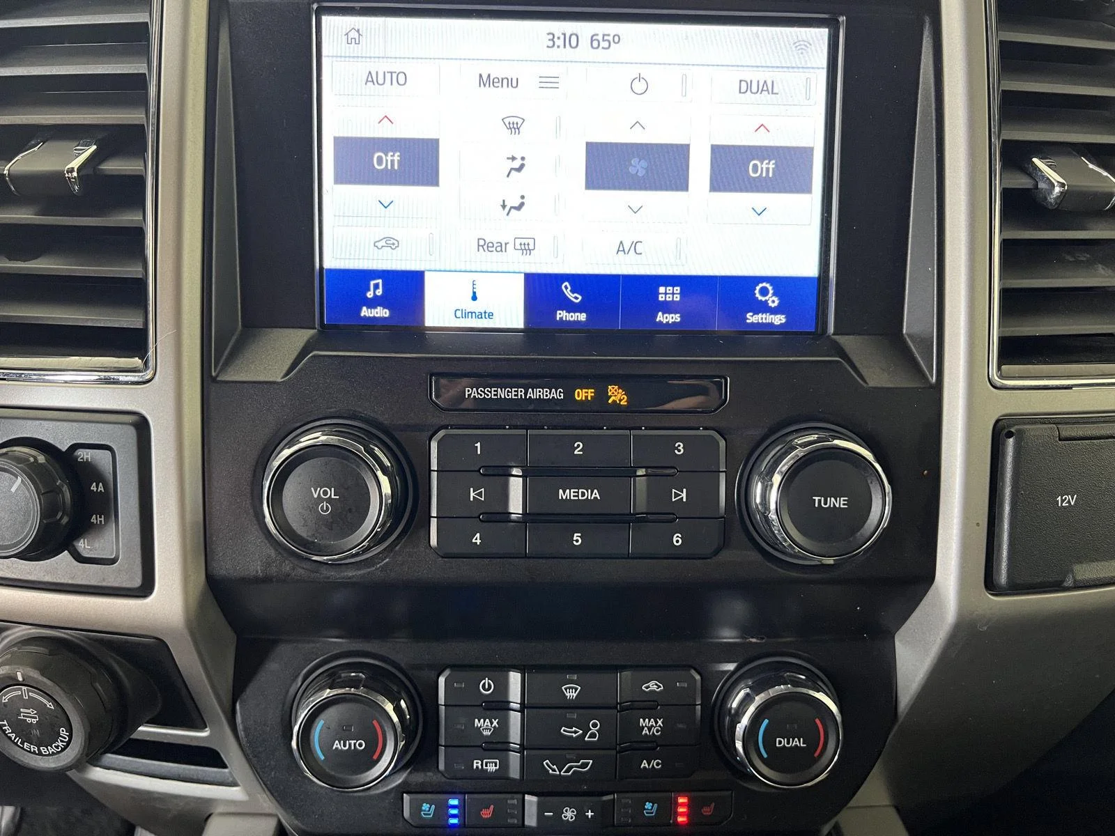 Used 2020  Ford XL image 16