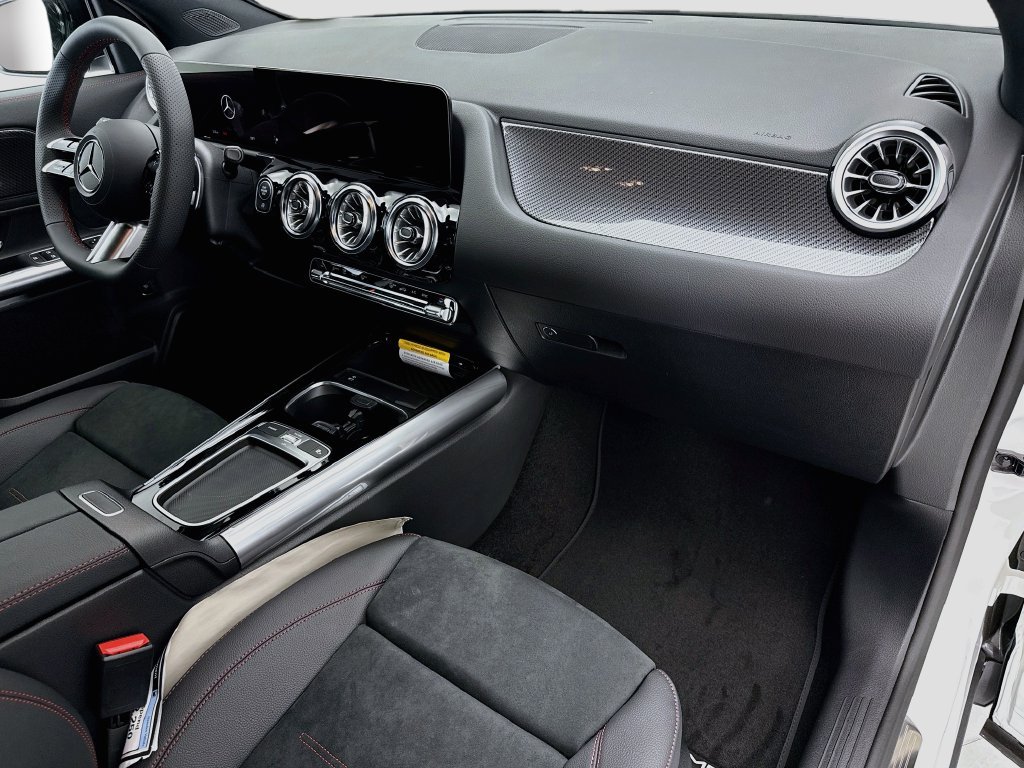 New 2026 Polar White Mercedes-Benz GLA 250 image 15