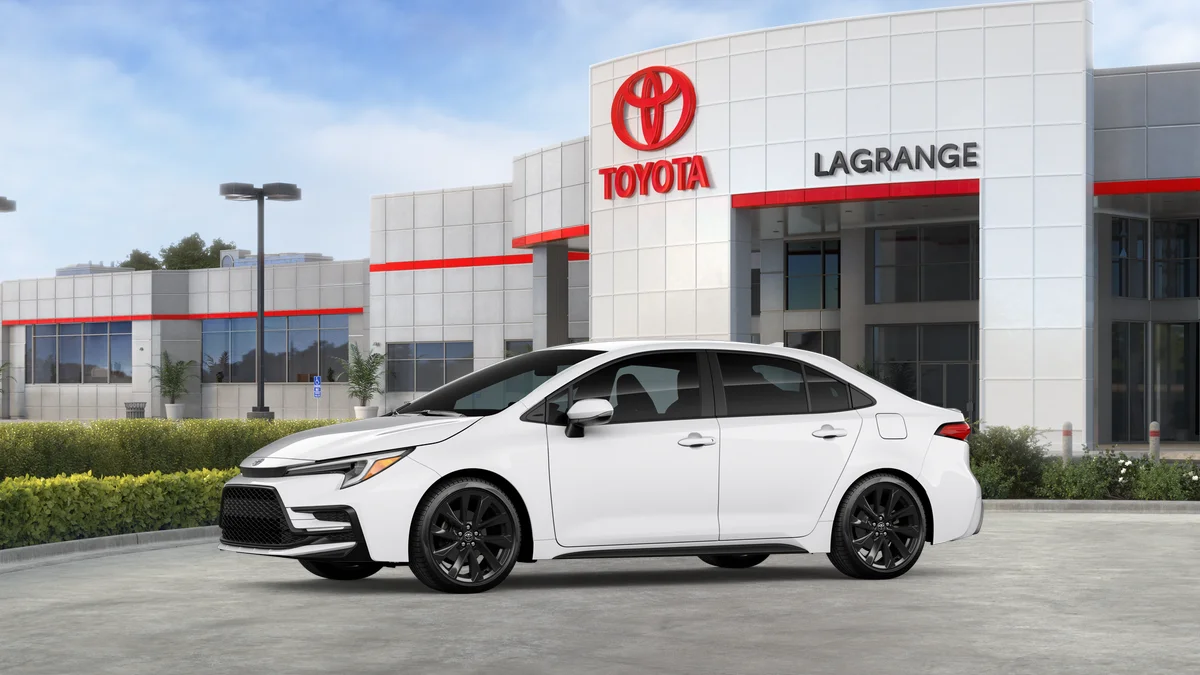 New 2026 Ice Cap Toyota SE image 3