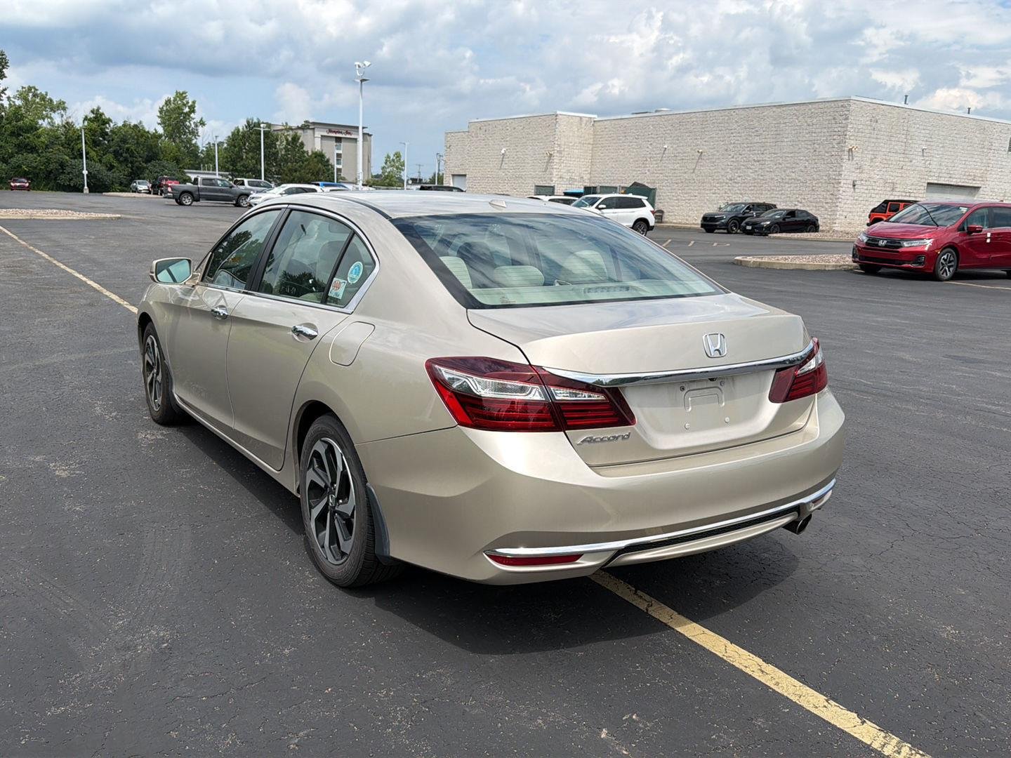 Used 2017 Modern Steel Metallic Honda EX image 8
