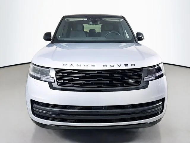 Certified Used 2025 Hakuba Silver Metallic Land Rover SE image 2