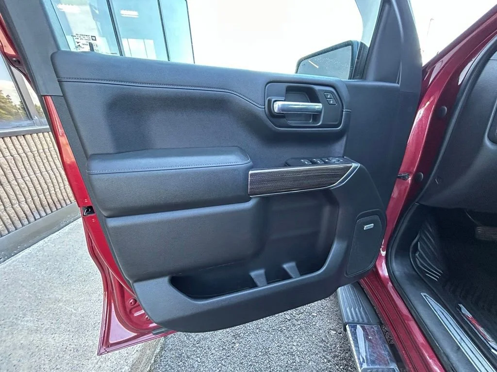 Used 2020 CAJUN RED TINTCOAT Chevrolet RST image 21