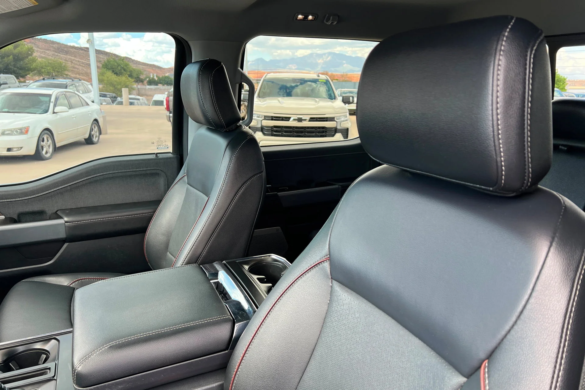 Used 2023 Agate Black Metallic Ford XL image 16