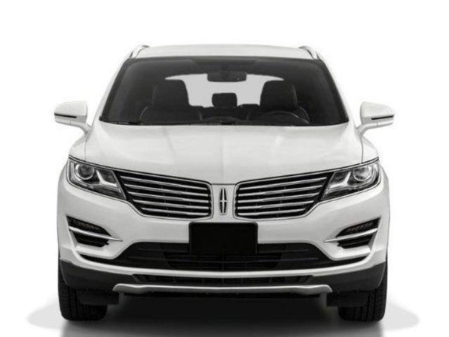 Used 2017 Magnetic Gray Metallic Lincoln Premiere image 24