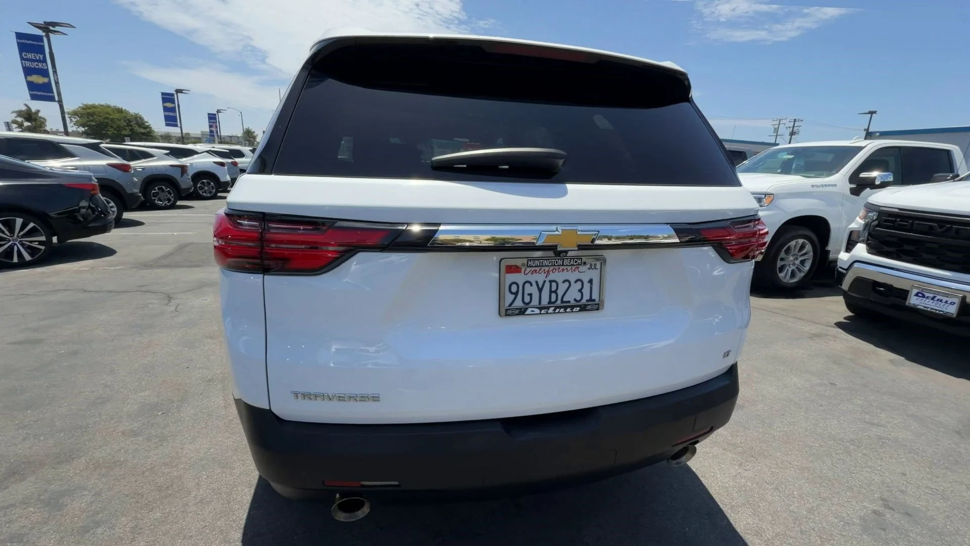 Used 2023 Summit White Chevrolet LT Cloth image 11