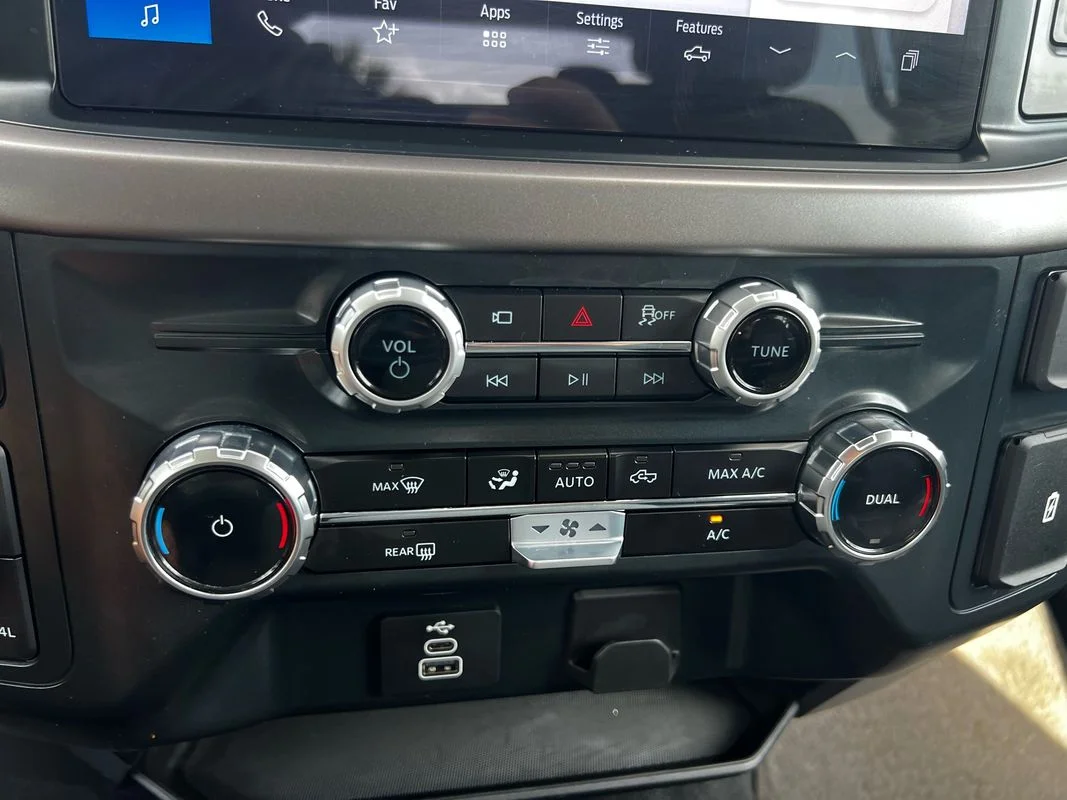 Used 2025  Ford XLT image 24