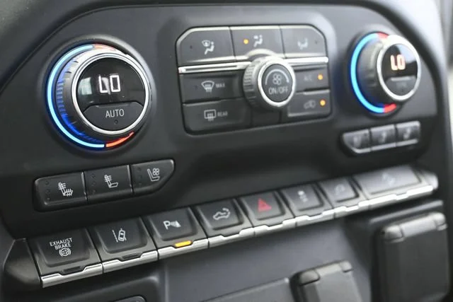 Used 2022 Silver Ice Metallic Chevrolet High Country image 16