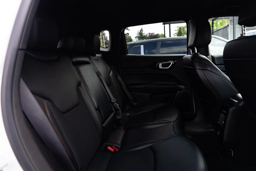 Used 2025 White Jeep Trailhawk image 21