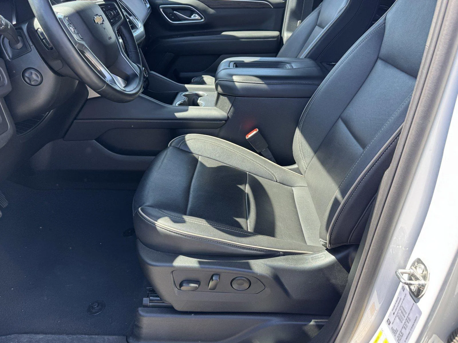 Used 2024 Summit White Chevrolet Premier image 18