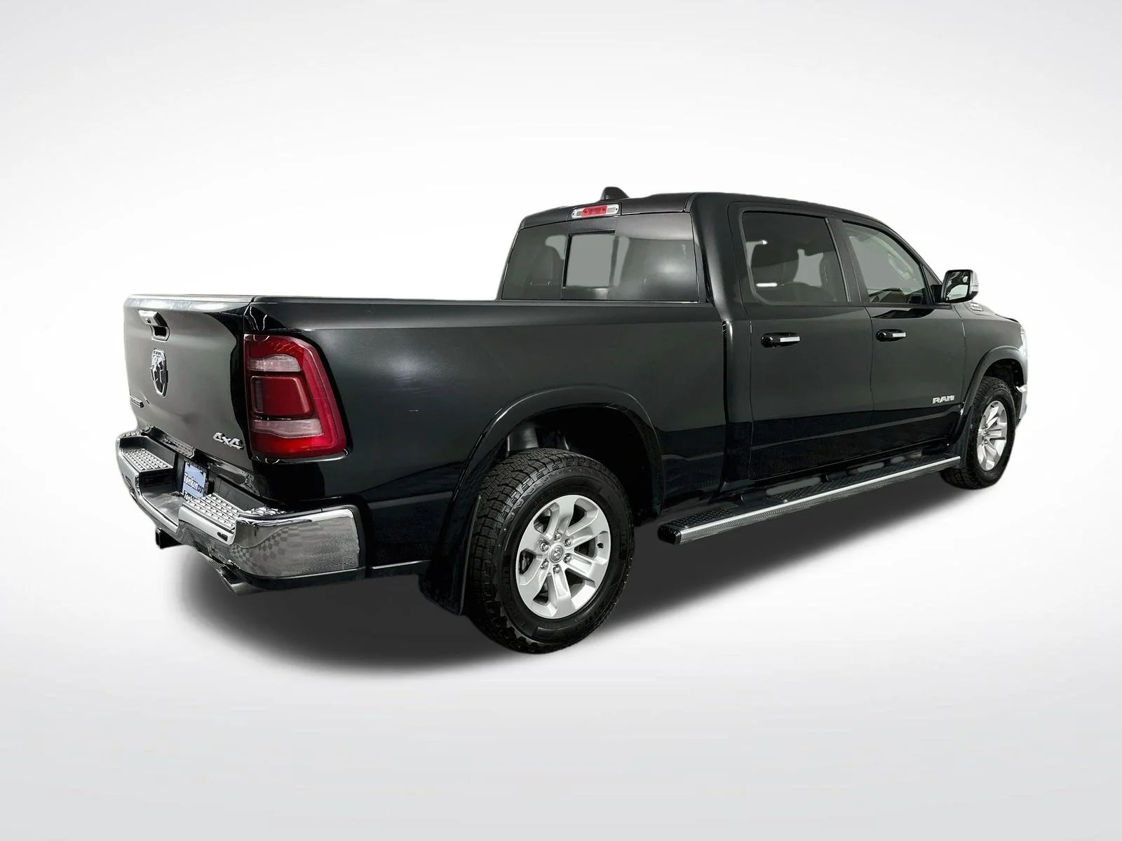 Used 2021 Diamond Black Crystal Pearlcoat Ram Laramie image 8